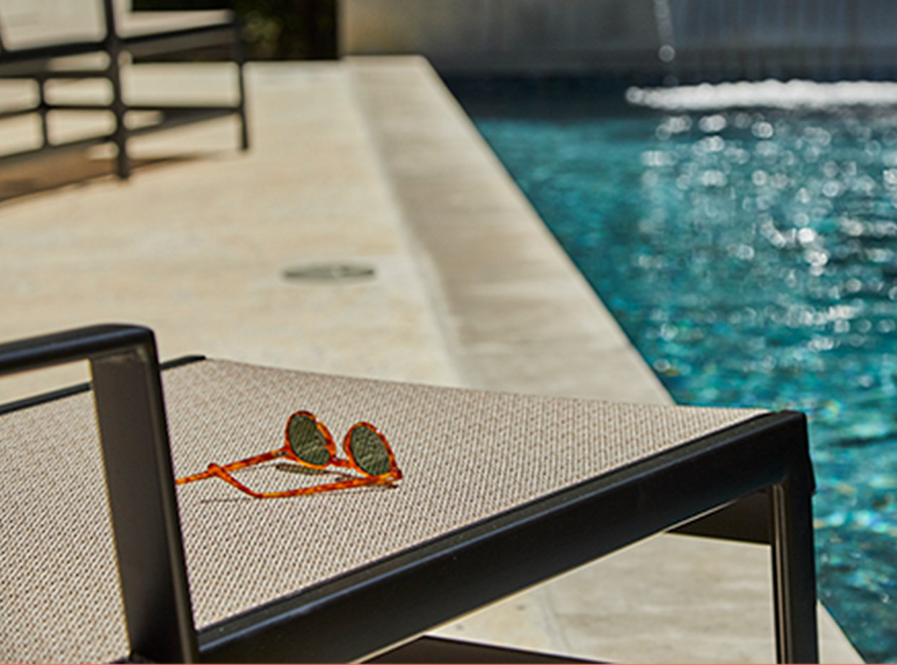 Mallin Sling poolside seating